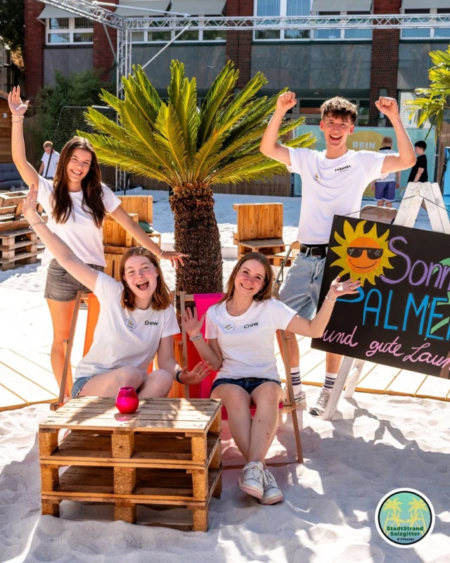 StadtStrand 2026 – das war’s! 🏖️💛

Gefühlt haben wir gestern erst den ersten Sand auf dem Klesmerplatz verteilt  und plötzlich sind schon wieder 17 Tage voller Sommer, Musik, Kinderlachen, kalter Drinks und ganz viel #eventglück vorbei. ☀️🍹

Danke an alle, die vorbeigeschaut, mitgemacht, getanzt, gespielt, gefeiert oder einfach ein bisschen Urlaubsfeeling mitten in Salzgitter Bad genossen haben. 🫶🏼

Und natürlich ein riesiges DANKE an alle Partner, Vereine, Künstler, DJs, Gastronomen und unsere GROSSARTIGE Crew, die den StadtStrand zu dem gemacht haben, was er war. 💛

Wir nehmen jede Menge schöne Momente, sandige Schuhe und tolle Erinnerungen mit. 🥹

Danke, StadtStrand 2026! 🌴  #salzgitterbad #stadtstrand #fairworx #2026